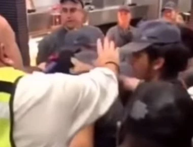 Λονδίνο: Άγρια συμπλοκή σε κατάστημα εστίασης (βίντεο)